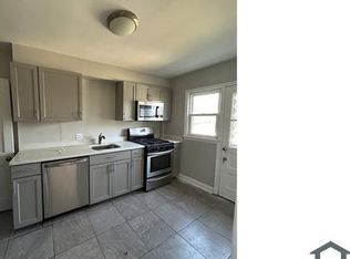 828 Saint Dunstans Rd, Baltimore, MD 21212