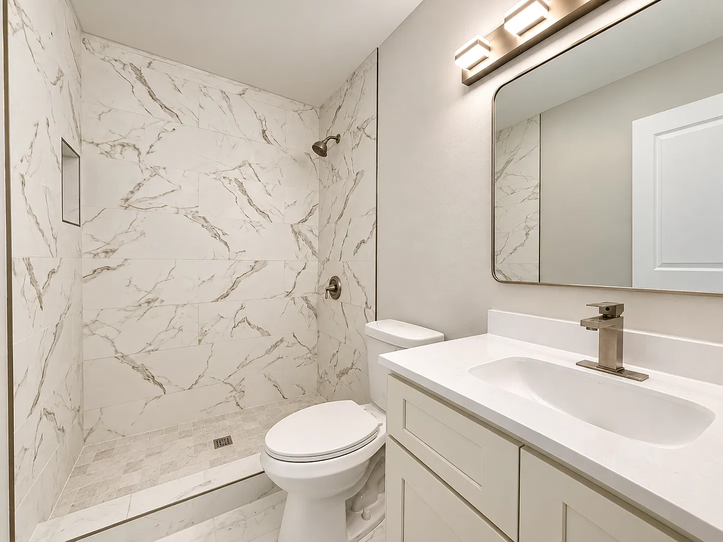 405 Southwind Dr — Photo 3