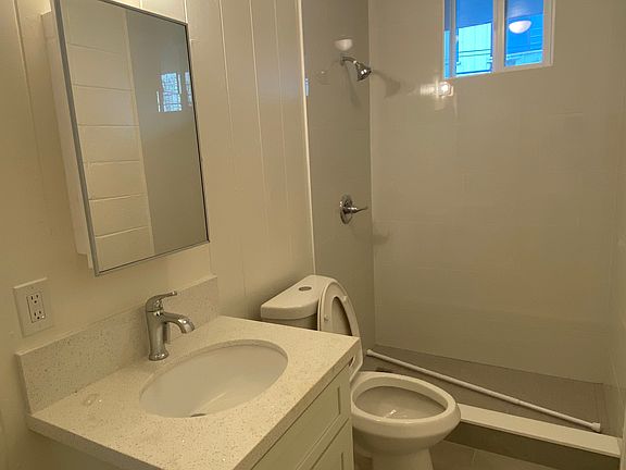 3rd image of 757 Gulick Ave APT 6
