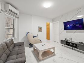 16 E 32nd St