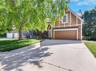 432 N Singletree St, Olathe, KS 66061