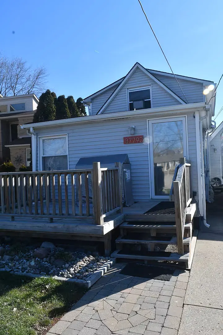 3 bed, 1120 sqft, $2,150 — Photo 1