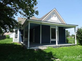 607 E 4th St, Cameron, MO 64429