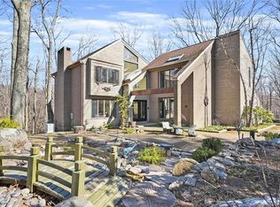 12 Comstock Ct, Ridgefield, CT 06877