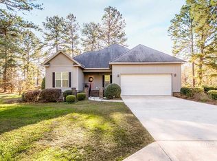23 Boxwood St, Hawkinsville, GA 31036