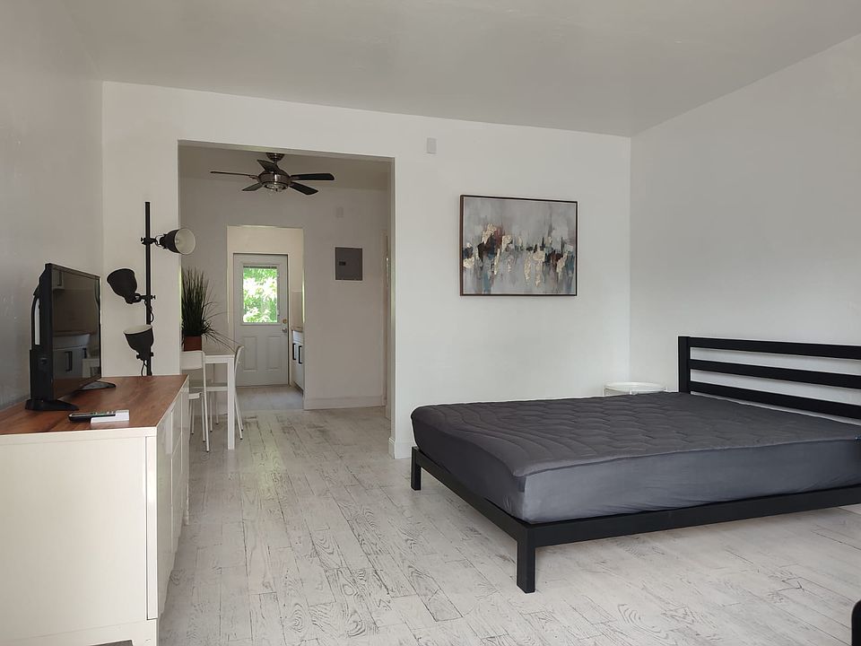 1st image of 761 Euclid Ave #14
