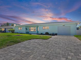 12170 4th St E, Treasure Island, FL 33706