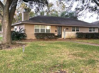 4948 Simpson Ave, Groves, TX 77619