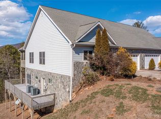197 Bear Cliff Village Dr, Nebo, NC 28761