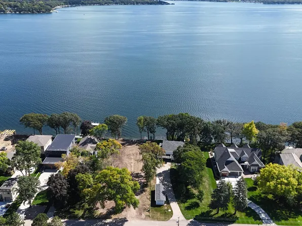 2204 Manhattan Blvd, Spirit Lake, IA 51360