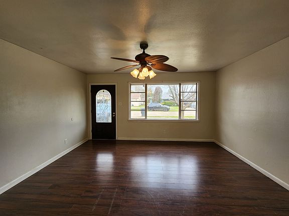 2nd image of 1606 San Saba St