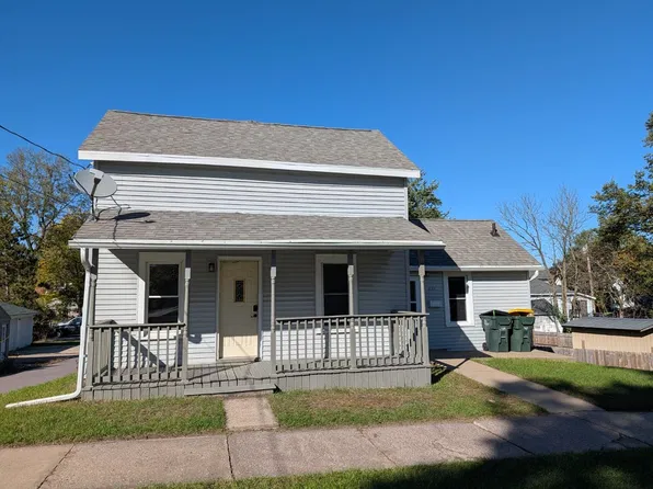 631 2nd St, Reedsburg, WI 53959
