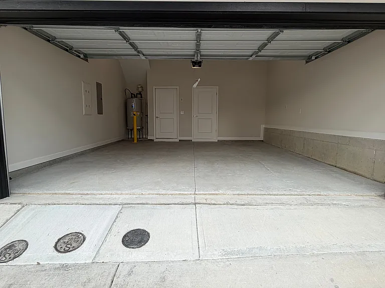 1973 Hollywood Rd NW #15 — Photo 3