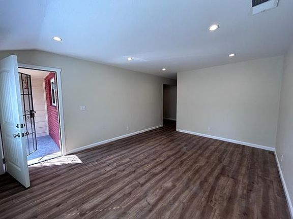 4th image of 1579 Leeward Dr