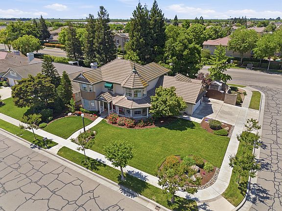 5th image of 2320 SW Cottonwood Circle