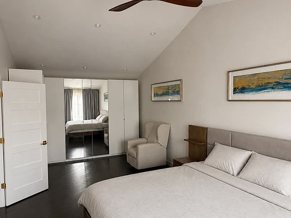 3rd image of 600 Le Parc Cir