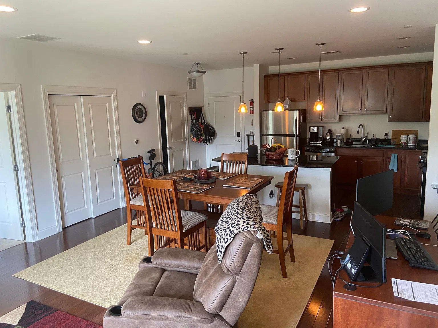 2 bed, 1300 sqft, $2,990 — Photo 2