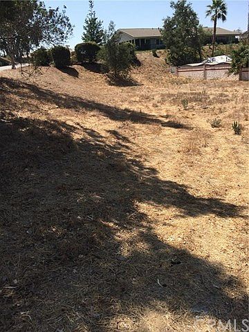 2nd image of 1001 Hillcrest Dr