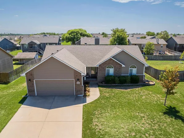 2560 E Saint Andrew Ct, Goddard, KS 67052