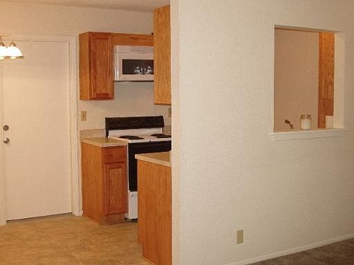 5th image of 4830 FEATHEROCK DR