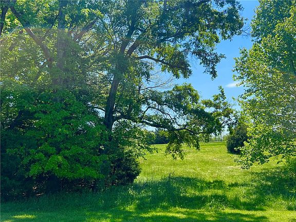 2nd image of 3368 Highway 184 W