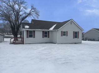 255 Oakdale Rd, Westmoreland, TN 37186