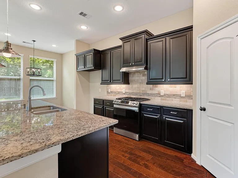74 S Sawbridge Cir — Photo 17