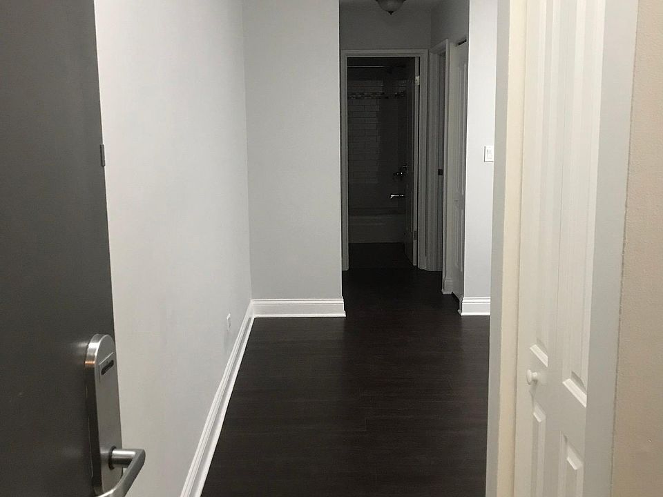 1st image of 6202 N Kenmore Ave #203