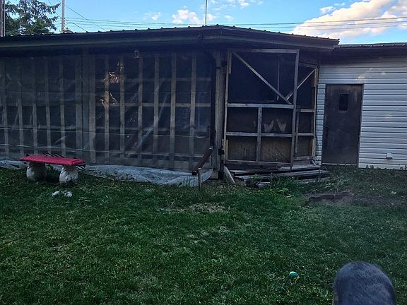 3rd image of 5320 51st St