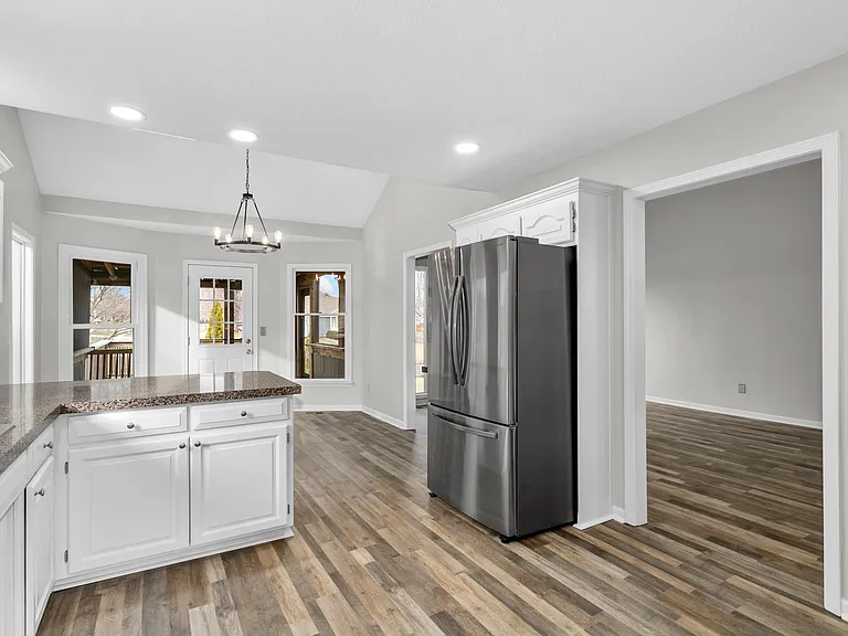 1600 NE Harvest Ln — Photo 15