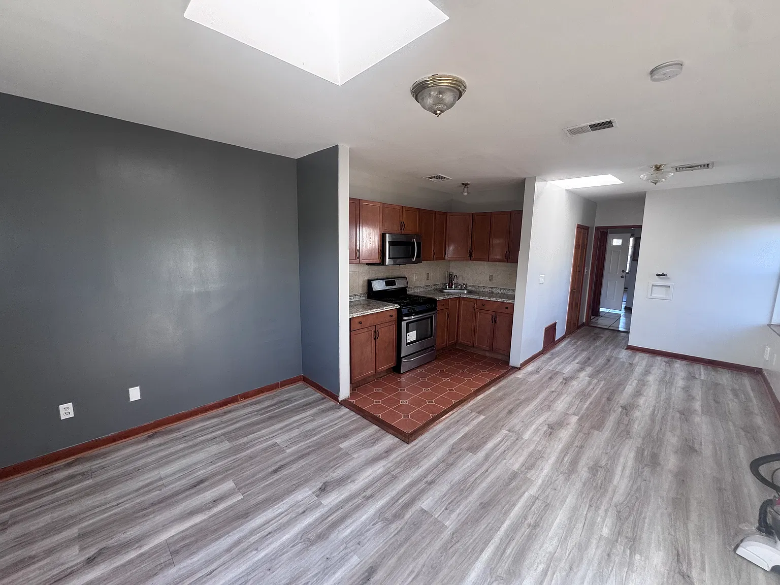 32 Lewis Ave — Photo 4