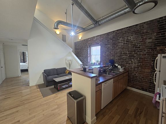 3rd image of 302 Goshen St #2001