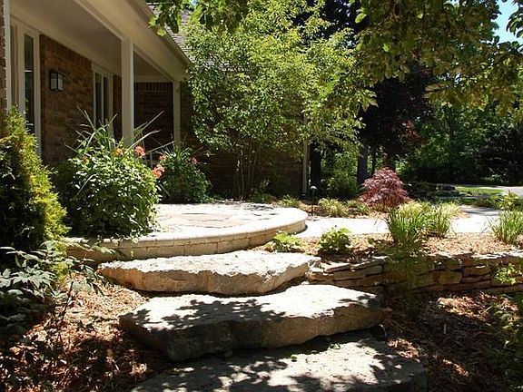 3rd image of 3075 Parkridge Dr