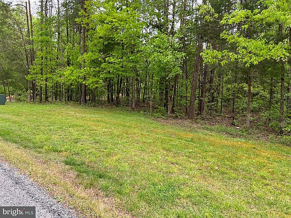 5th image of 26482 Daniels Point Dr