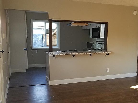 4th image of 5242 SE 42nd Ave