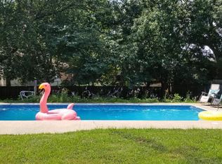 5102 Mediterranean Ct, Louisville, KY 40219
