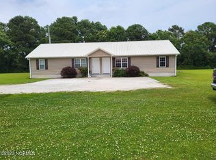 199 Ennett Ln, Sneads Ferry, NC 28460
