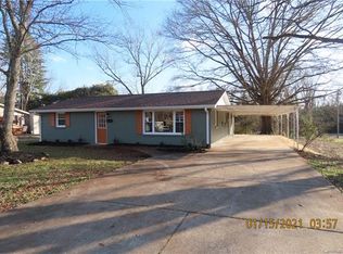 160 Crescent Dr, Forest City, NC 28043