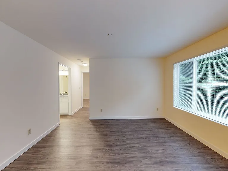 Daniels Apartments — Photo 31