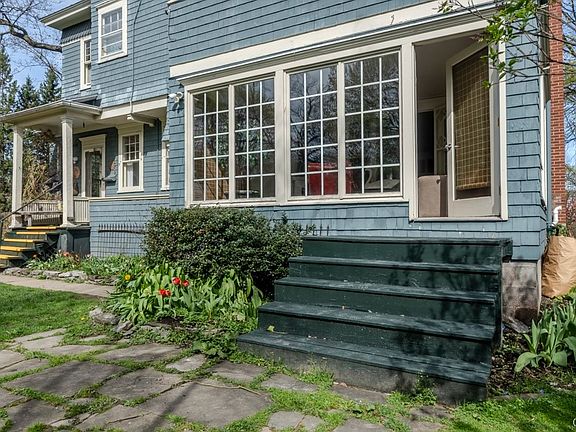 5th image of 10 Brattle Rd