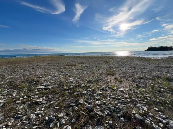 2505 Us Highway 2 W, Saint Ignace, MI 49781