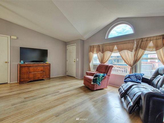 4th image of 11518 SE 309th St #3