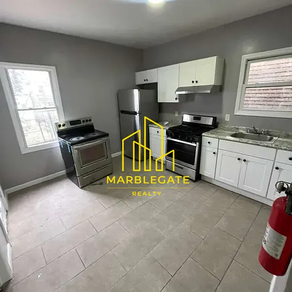 748 S 16th St #22 — Photo 1