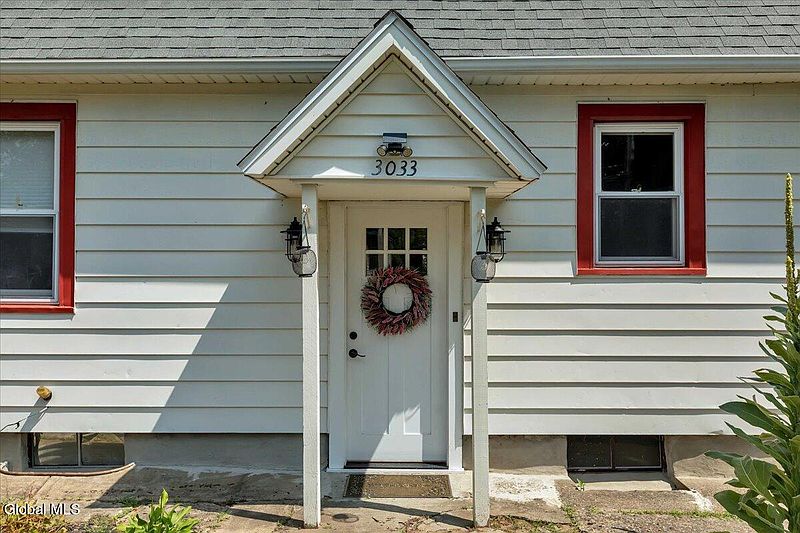3rd image of 3033 Sunset Lane