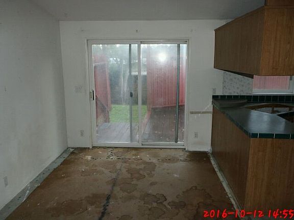 4th image of 15919 82nd Ave E