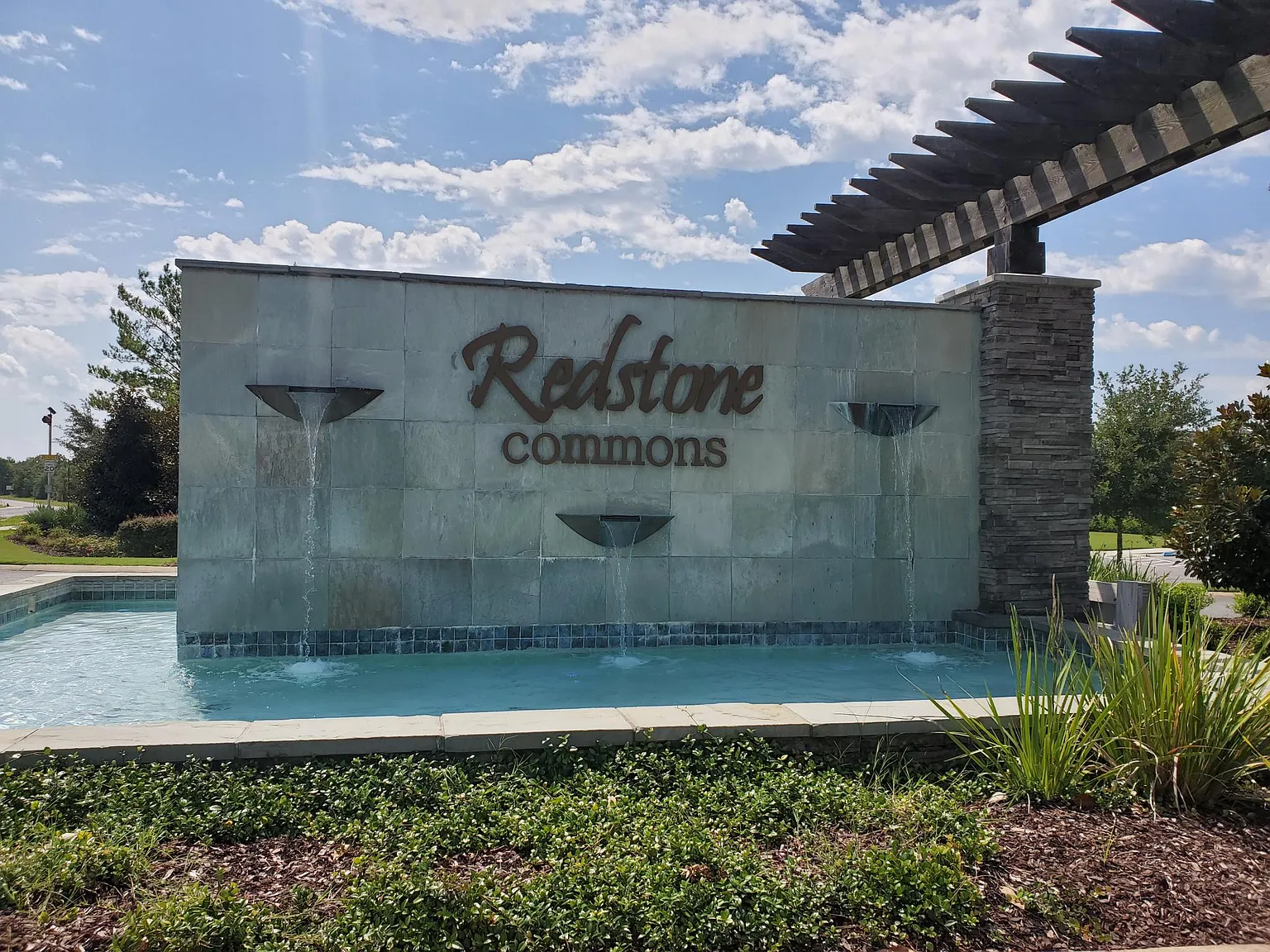 5 bed, 3040 sqft, $2,900 — Photo 2