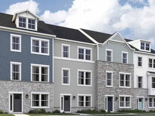 10600 Roundstone Ln, White Plains, MD 20695