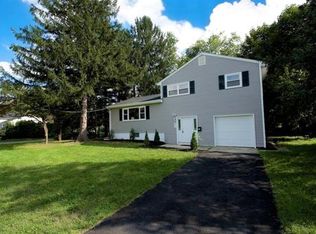 251 Rues Ln, East Brunswick, NJ 08816