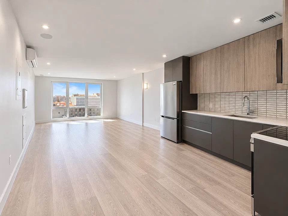 2605 Snyder Ave #2M