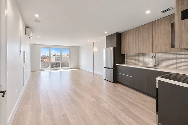 Living room, photo 1